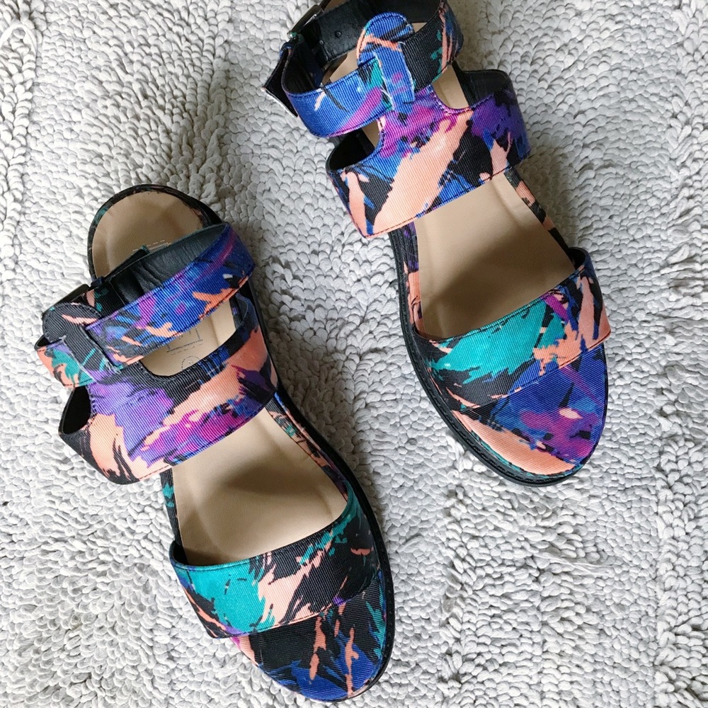 Truffle Collection platform sandal! Just likeNEW!